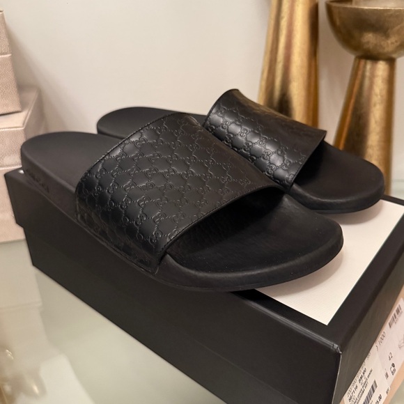 Gucci Embossed Black Women’s Sandals - Picture 3 of 9